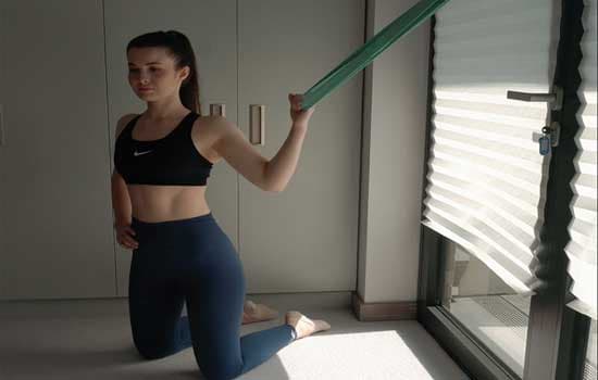 Tall-kneeling 1-arm pull-in
