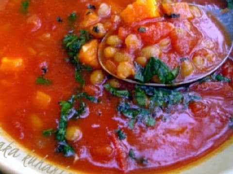 Tomato and lentil soup